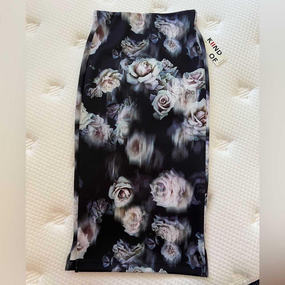 Beautiful pencil skirt. Brand new!